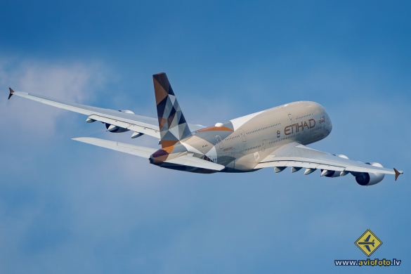 Airbus A380-861